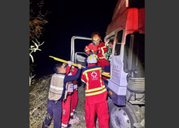 Tres lesionados deja fuerte accidente de un tráiler entre Caborca y Sonoyta