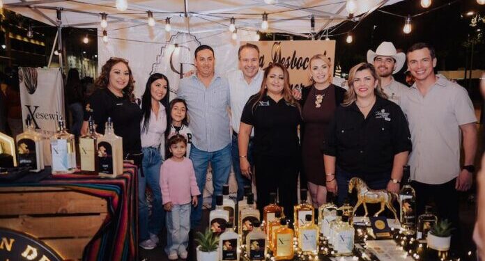 Impulsa Toño Astiazarán tradición sonorense Expo Bacanora en Víactiva