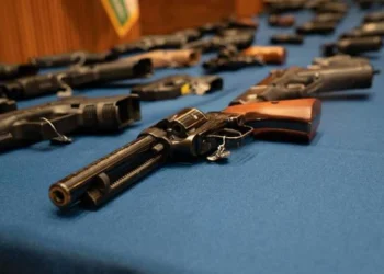 UIF y agencia de EU pactan para dar seguimiento al dinero involucrado en el tráfico de armas