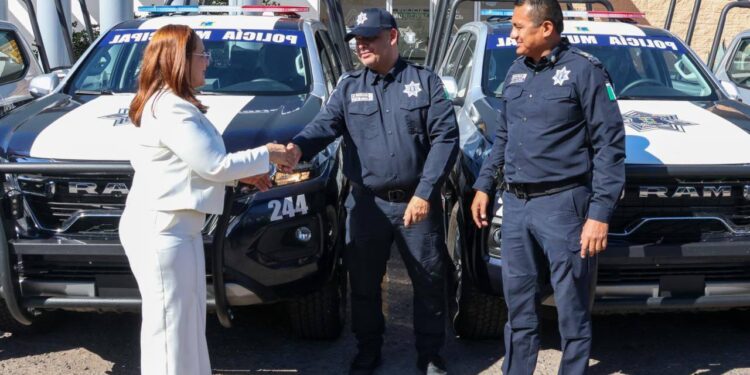 Entrega Gobierno Municipal 10 patrullas nuevas para fortalecer la seguridad en Guaymas