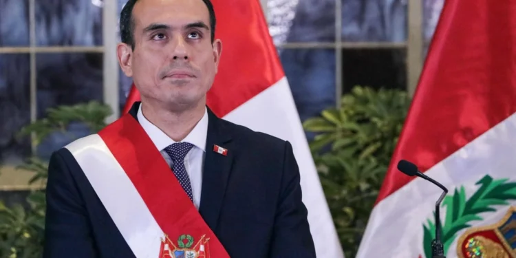Congreso de Perú destituye al presidente José Jerí