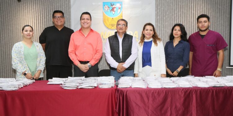 RECIBEN NAVOJOENSES LENTES DE JORNADA OFTALMOLÓGICA AYUNTAMIENTO-CLUB ROTARIO PITIC HERMOSILLO