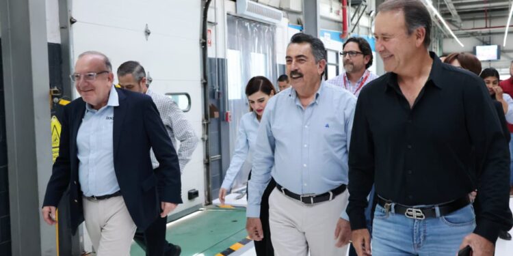 REFRENDA JAVIER LAMARQUE COMPROMISO DE TRABAJO CONJUNTO Y CRECIMIENTO DE LA EMPRESA RADIALL