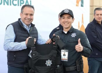 Refuerza Toño Astiazarán a policías municipales con más equipamiento para seguir blindando a Hermosillo