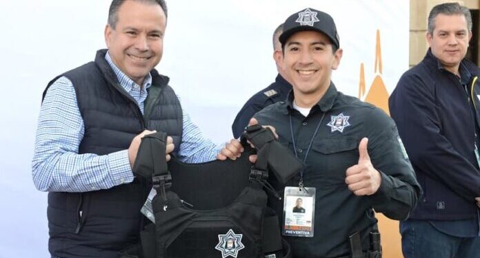 Refuerza Toño Astiazarán a policías municipales con más equipamiento para seguir blindando a Hermosillo
