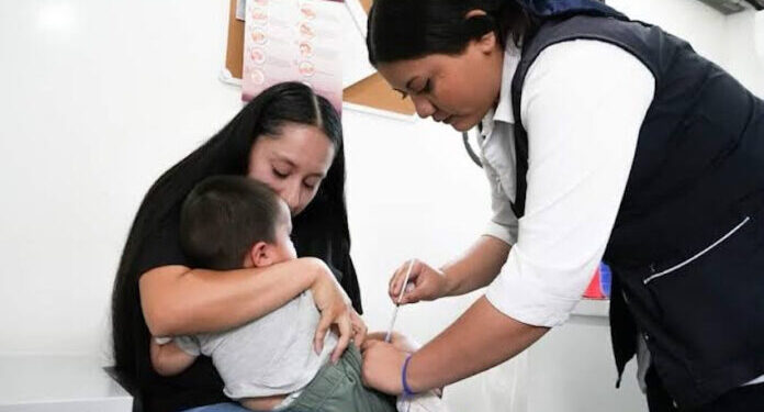 Mantienen control sanitario del sarampión con acciones de vacunación