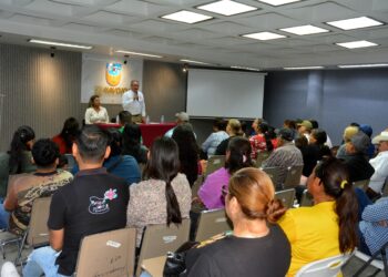 RECIBEN MÁS DE CIEN NAVOJOENSES ACTAS CORREGIDAS GRATUITAS