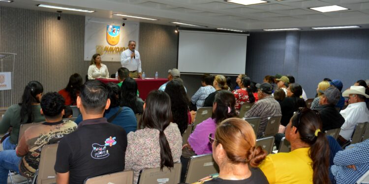 RECIBEN MÁS DE CIEN NAVOJOENSES ACTAS CORREGIDAS GRATUITAS