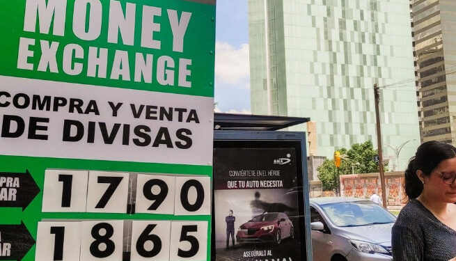 Peso se deprecia; mercados financieros operan con retrocesos