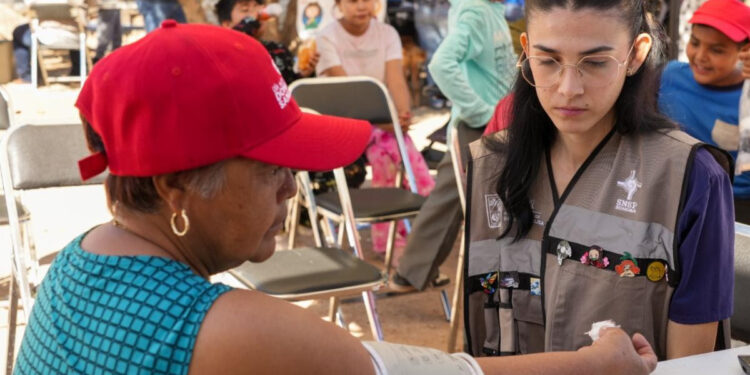 Acerca Salud Sonora vacunación contra el sarampión y servicios médicos gratuitos a sonorenses