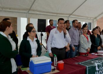 ACUDEN NAVOJOENSES A VACUNARSE CONTRA EL SARAMPIÓN EN JORNADA MUNICIPAL