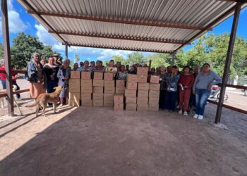 Continúan llevando apoyo alimentario a las familias del municipio
