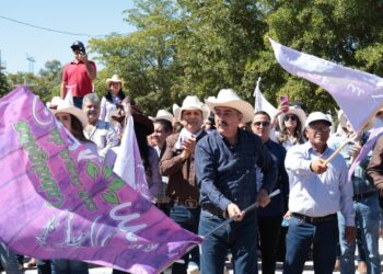 ENCABEZA JAVIER LAMARQUE ARRANQUE DE LA 16 EDICIÓN DE LA CABALGATA CON AROMA DE MUJER
