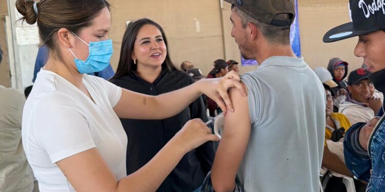 Gobierno de Sonora refuerza vacunación contra sarampión en campos agrícolas para proteger a jornaleros