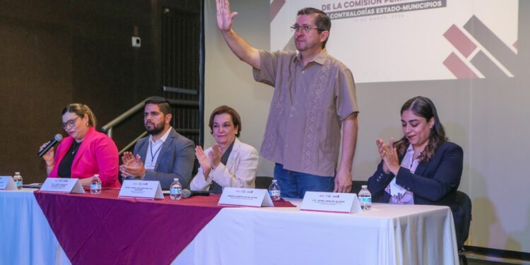 RECIBEN CONTRALORES DE SONORA CAPACITACIÓN EN REUNIÓN REGIONAL DE LA COMISIÓN PERMANENTE