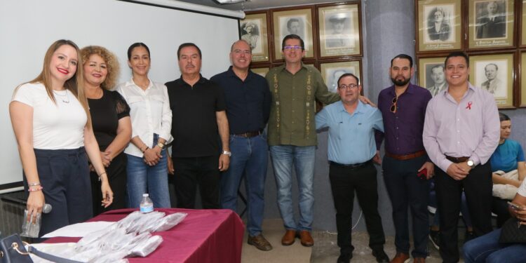 ENTREGAN LENTES A NAVOJOENSES BENEFICIADOS CON MEGA JORNADA VISUAL