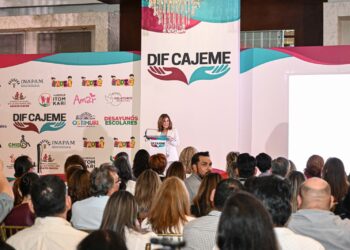 REAFIRMANDO SU COMPROMISO CON LAS FAMILIAS RINDE DIF CAJEME PRIMER INFORME