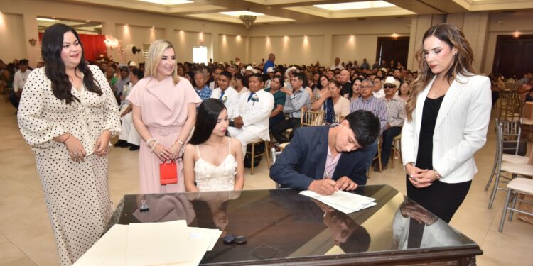 UNEN CONTENTOS SUS VIDAS 150 PAREJAS EN LOS MATRIMONIOS COLECTIVOS 2026