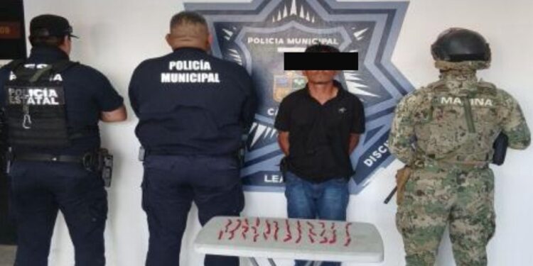 CAPTURA OPERATIVO MIXTO DE SEGURIDAD A HOMBRE EN POSESIÓN DE PRESUNTA DROGA EN EL FOVISSSTE 2