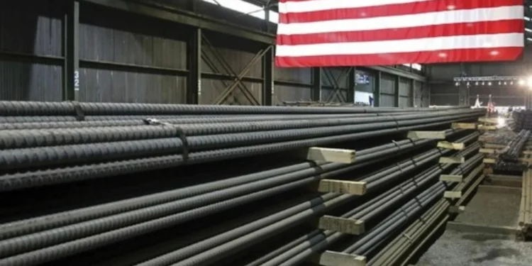 Aluminio alcanza su nivel más alto en un mes tras ataques de EU e Israel a Irán