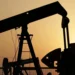 Petróleo cae más de 10% tras anuncios de Trump y liberación de reservas del G7
