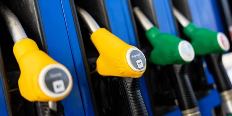 Vuelven a repuntar el petróleo y el dólar