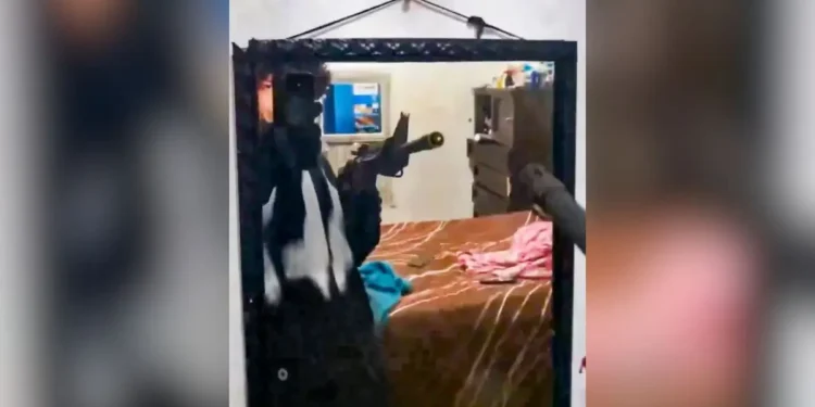 Alumno de 15 años asesina a 2 maestras de preparatoria en Michoacán; presumió fusil en redes