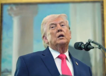 Va de caída popularidad de Trump