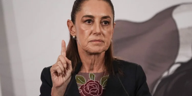 Dará Sheinbaum «última revisada» a reforma electoral para enviarla esta tarde al Congreso