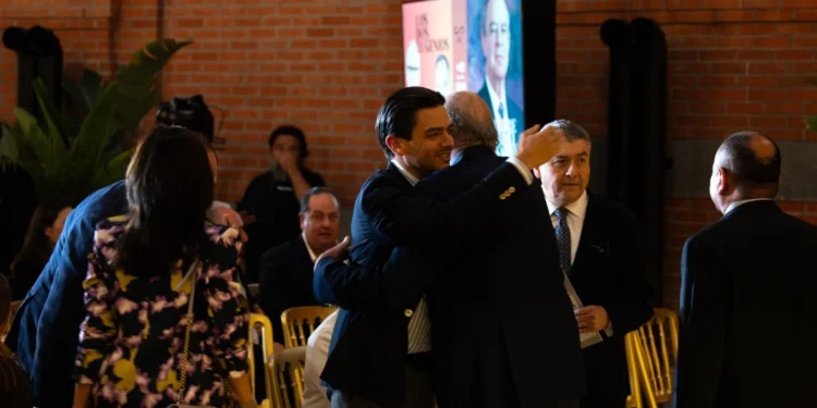 Femsa respalda impulso a inversión del gobierno; “entusiasma bastante”, dice