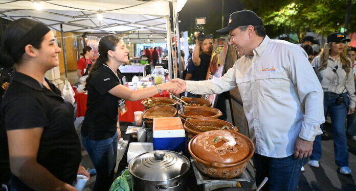 Celebra Toño Astiazarán junto a familias hermosillenses éxito de Taco Fest