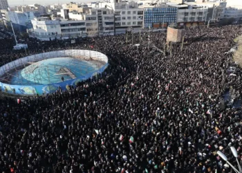 Multitudes lloran muerte de Jamenei