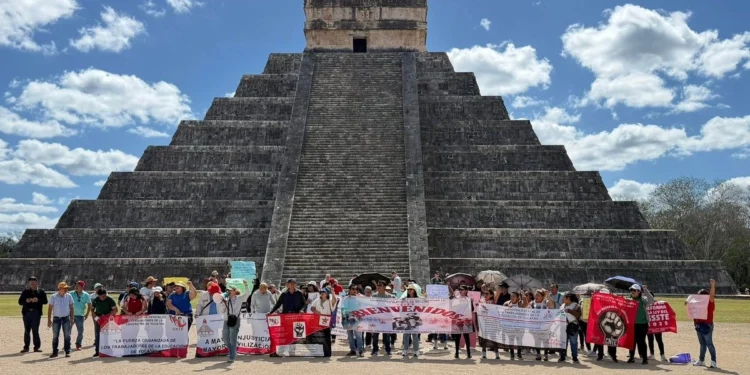 Miles de maestros de la CNTE se manifestaron en siete estados