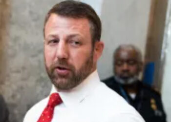 Prevén que Mullin siga con línea dura antimigrante en EU