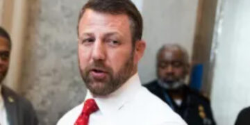 Prevén que Mullin siga con línea dura antimigrante en EU