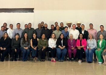 Participa Ayuntamiento de Guaymas en presentación del POET