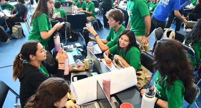 Rompe récord de participación Smart City Hackathon con más de 200 jóvenes en Hermosillo