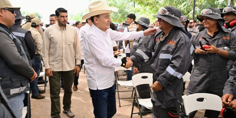 *Gobernador Durazo resuelve demandas de comunidades del sur con acciones en salud, obras hídricas y maquinaria
