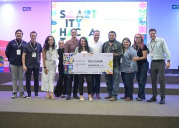 Suman esfuerzos y talento Toño Astiazarán para impulsar a jóvenes emprendedores en Smart City Hackaton