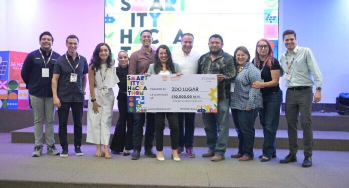 Suman esfuerzos y talento Toño Astiazarán para impulsar a jóvenes emprendedores en Smart City Hackaton