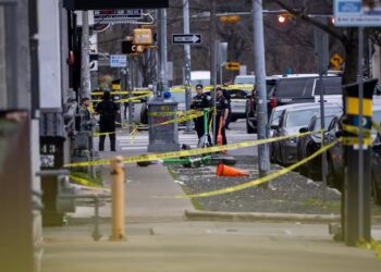 Tiroteo en Texas deja 3 muertos; FBI lo investiga como posible acto terrorista