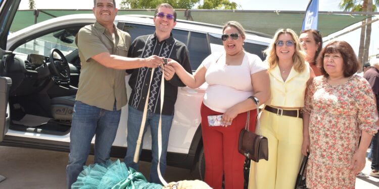 ES ABRAHAM RAMÍREZ GANADOR DE AUTO CHEVROLET TRAVERSE DEL SORTEO “GANA CON TU PREDIAL 2026”