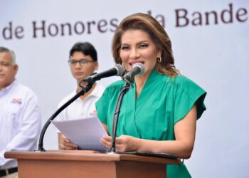 Reconoce Lorenia Valles esfuerzo de comunidad escolar en regreso a clases