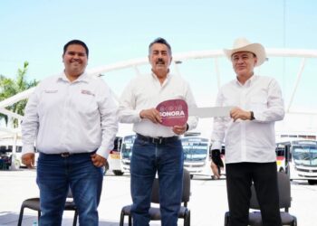 Gobernador Durazo refuerza transporte y salud en Cajeme con nuevos camiones y arranque de Semana Nacional de Vacunación