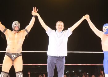 VIBRAN CON ENERGÍA MILES DE NAVOJOENSES EN FUNCIÓN DE LUCHA LIBRE INTERNACIONAL POR DÍA DEL NIÑO