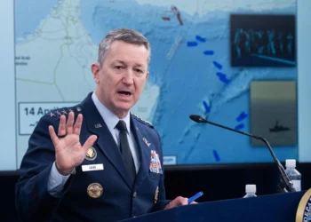 EU amenaza con mantener «bloqueo» y reanudar ataques a Irán si no se logra acuerdo