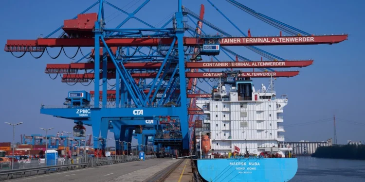 Aranceles de EU derrumban exportaciones de la Unión Europea por segundo mes consecutivo
