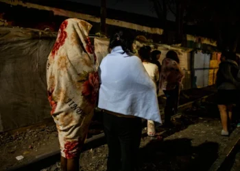 Inconstitucional, exigir a migrantes identificarse al abordar autobús: tribunal