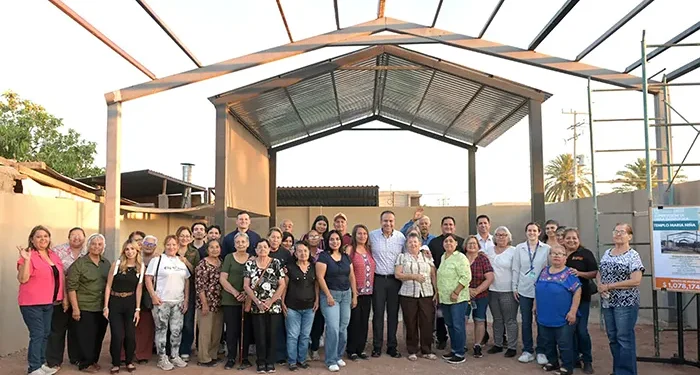 Apoya Toño Astiazarán a familias de la Mártires de Cananea