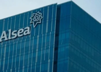 Ganancias de Alsea se hunden cerca de 66 por ciento en el primer trimestre de 2026